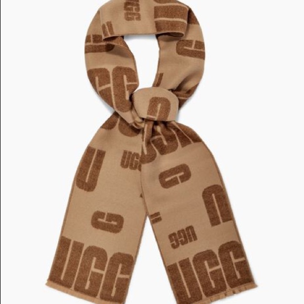 UGG logo scarf 🧣